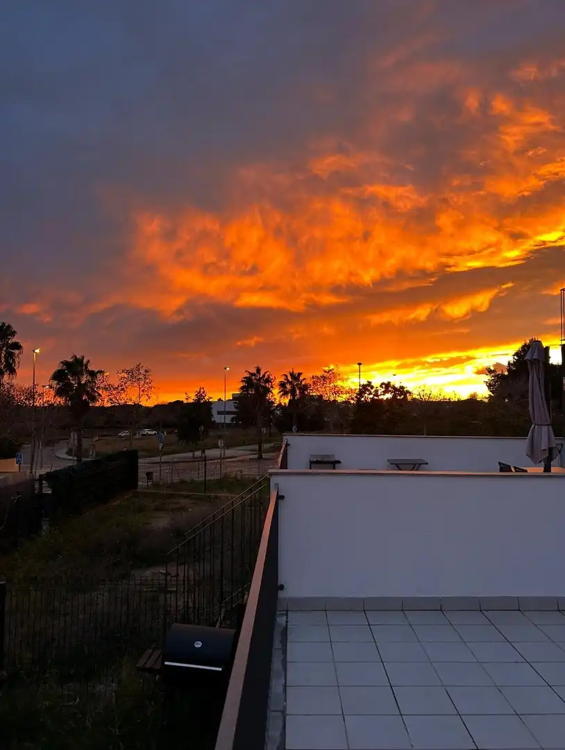 Vista exterior de Casa adosada de lloguer en Vilanova i la Geltrú amb Aire condicionat, Calefacció i Terrassa