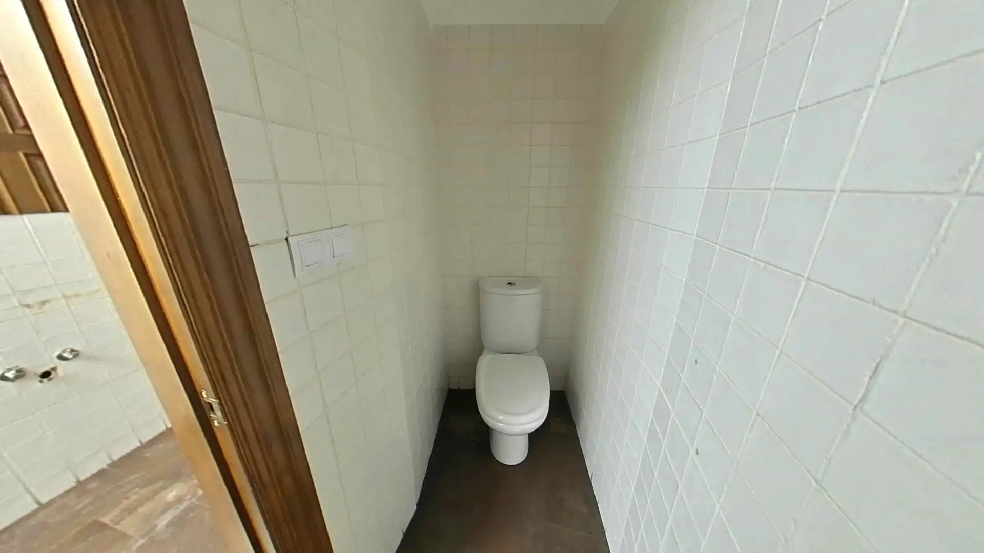 Baño de Local en venta en Pradoluengo