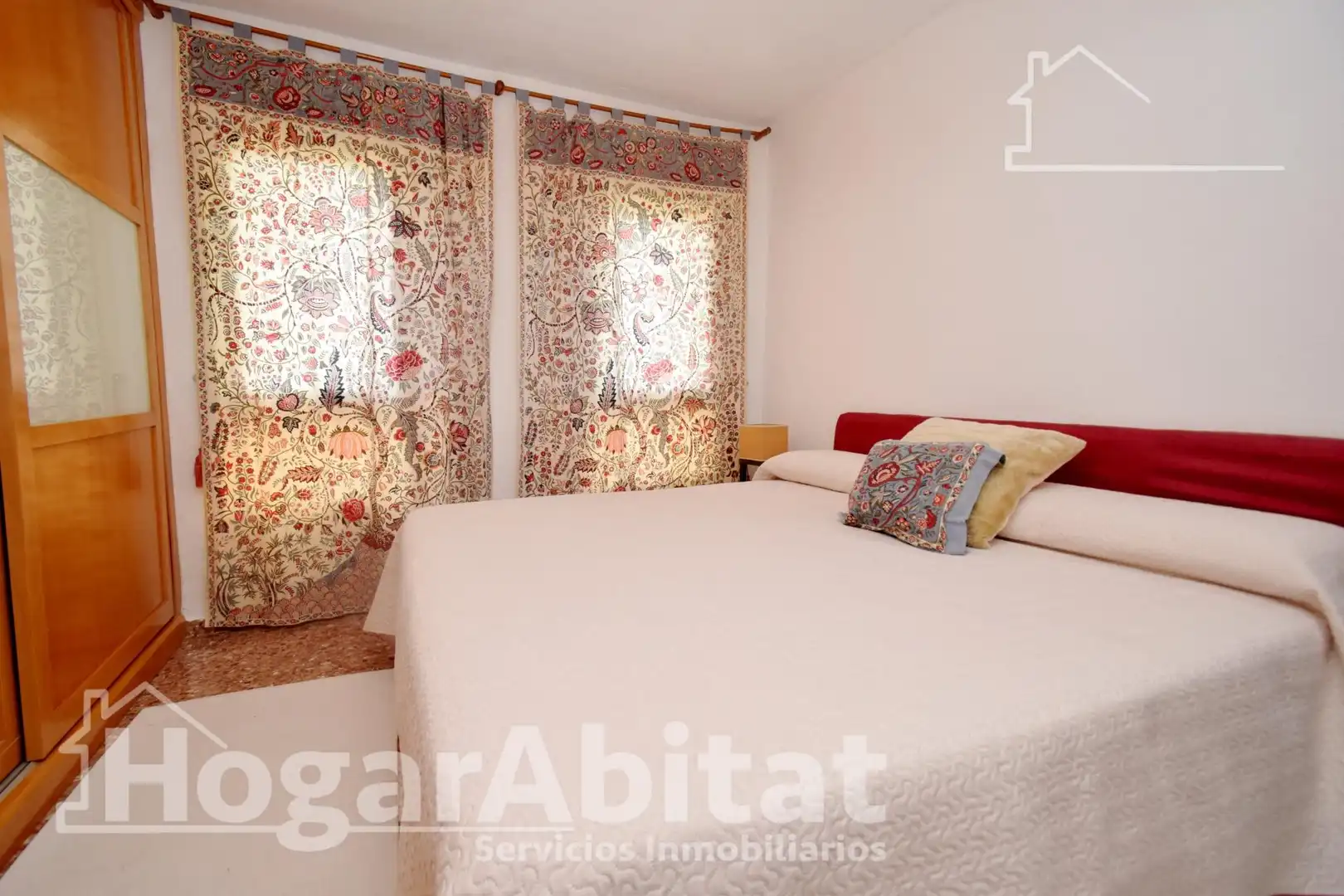 Habitación de Piso en venta en Paterna con Calefacción