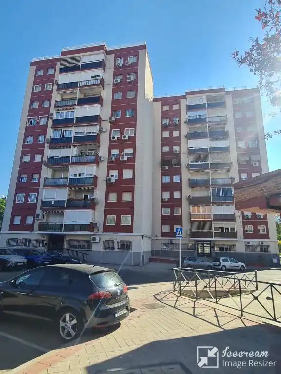 Vista exterior de Pis en venda en Fuenlabrada amb Calefacció, Parquet i Terrassa