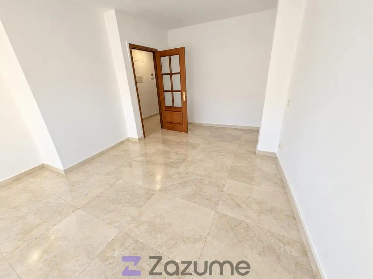 Wohnung zur Miete in Rincón de la Victoria mit Ofen, Waschmaschine und Mikrowelle