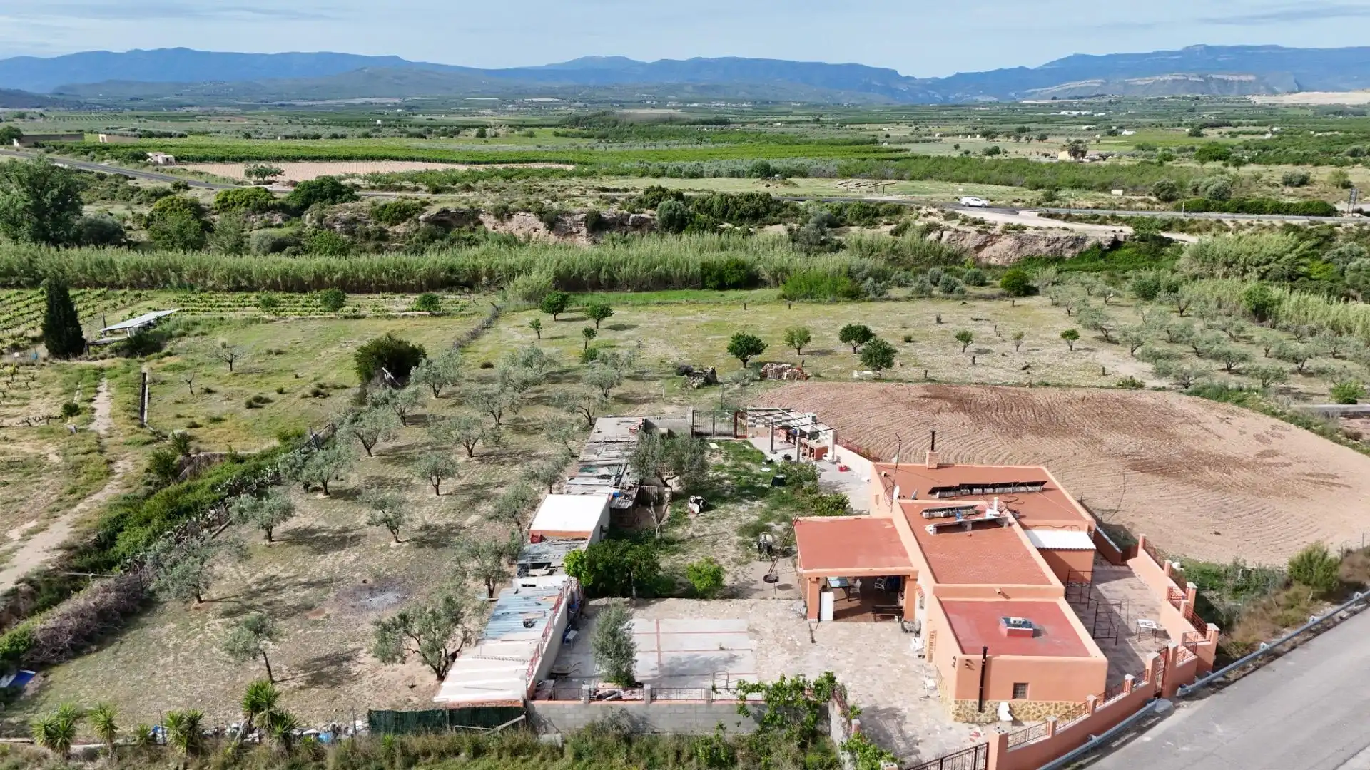 Casa o xalet en venda en Villar del Arzobispo amb Jardí privat, Terrassa i Traster