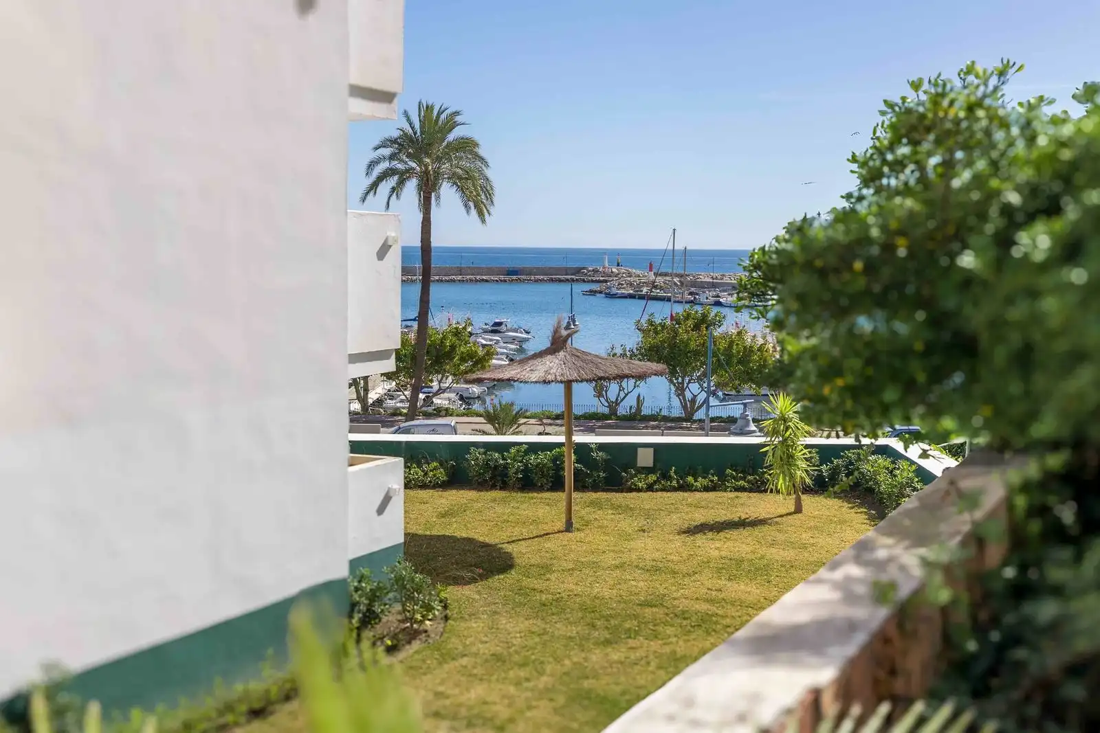 Garten von Maisonette zum Verkauf in Estepona mit Klimaanlage und Gemeinschaftspool