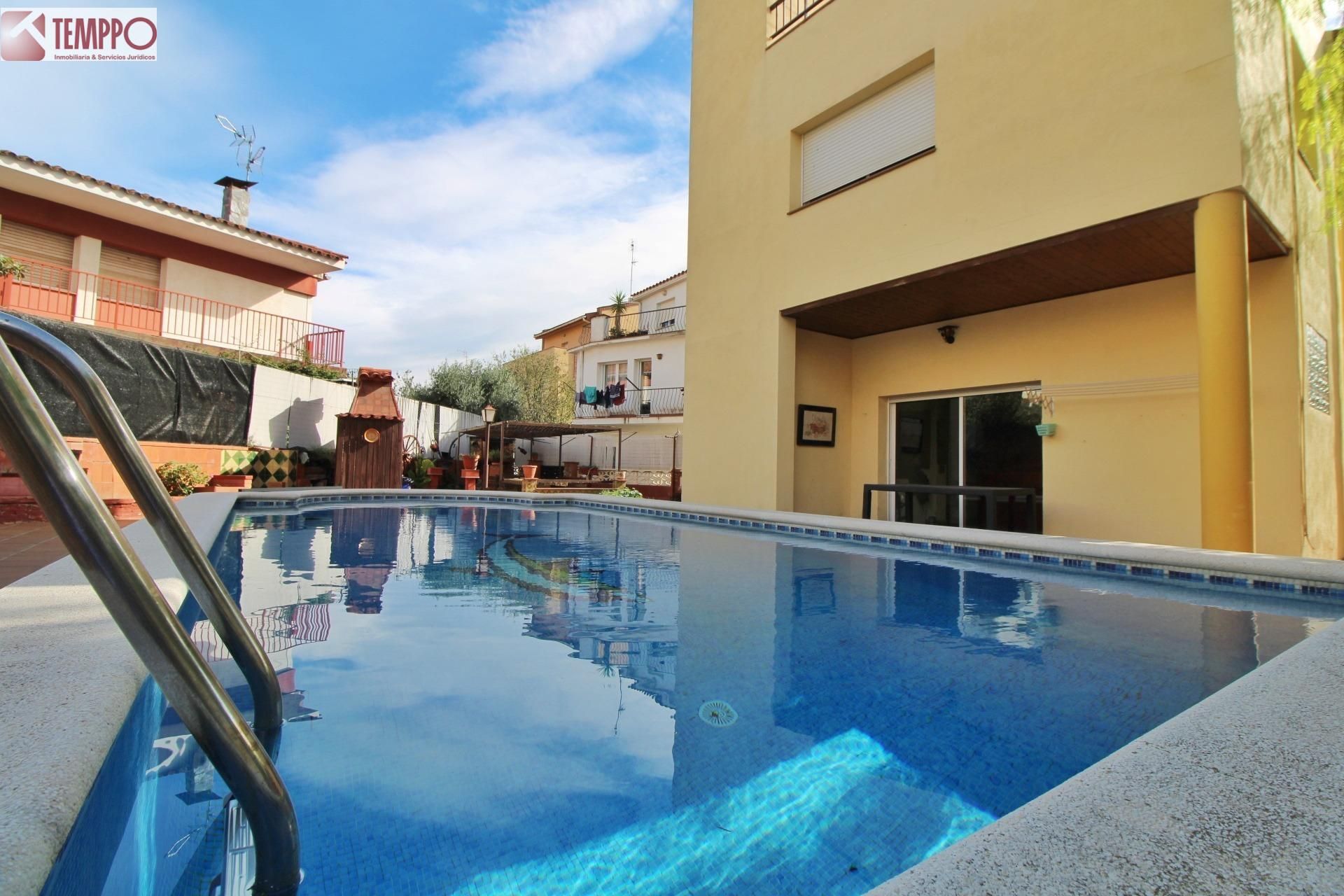 Piscina de Casa o xalet en venda en El Vendrell amb Calefacció, Jardí privat i Piscina comunitària