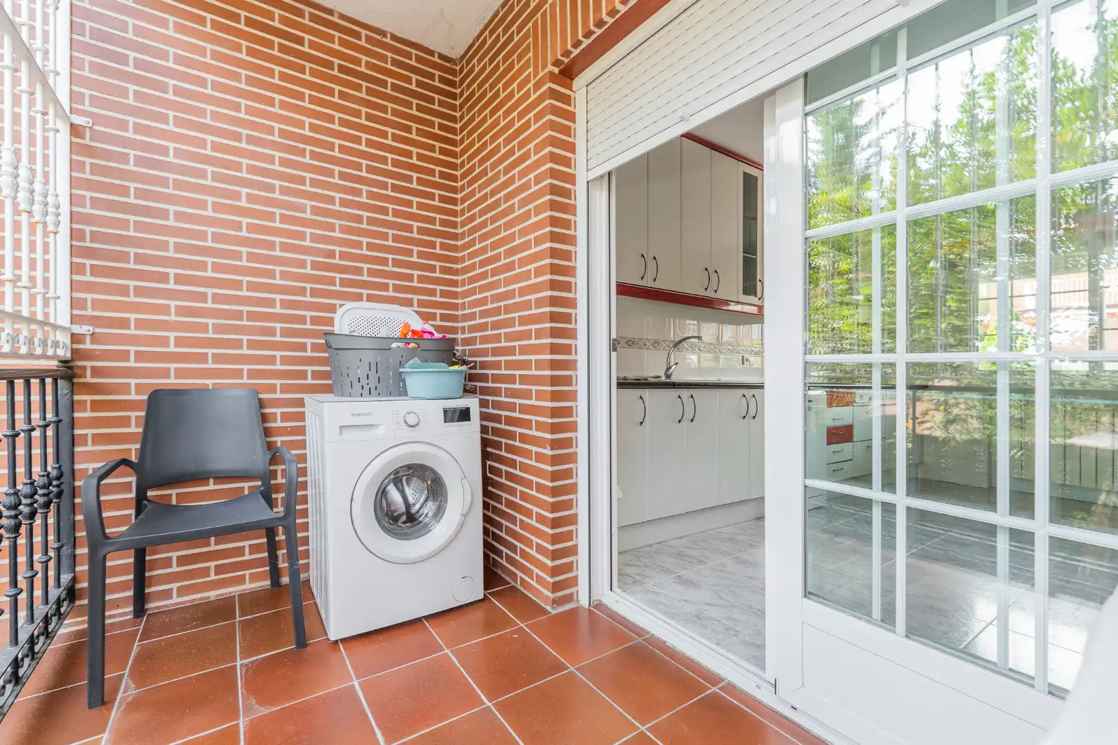 Balcony of Houses for sale in San Agustín del Guadalix  with Air Conditioner, Heating and Private garden