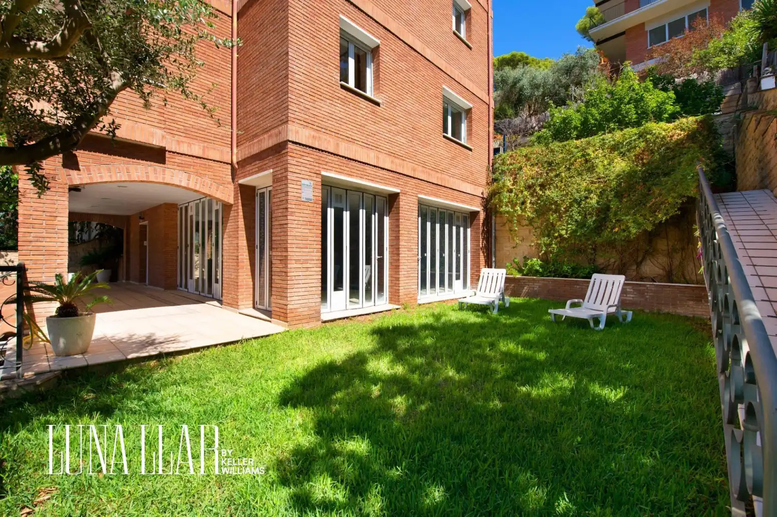 Jardí de Casa o xalet en venda en Castelldefels amb Calefacció, Terrassa i Balcó