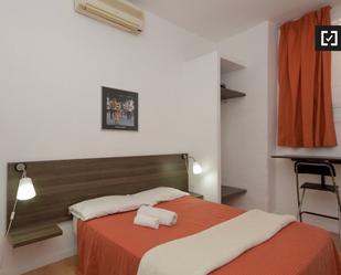 Bedroom of Flat to rent in  Madrid Capital  with Air Conditioner, Heating and Balcony