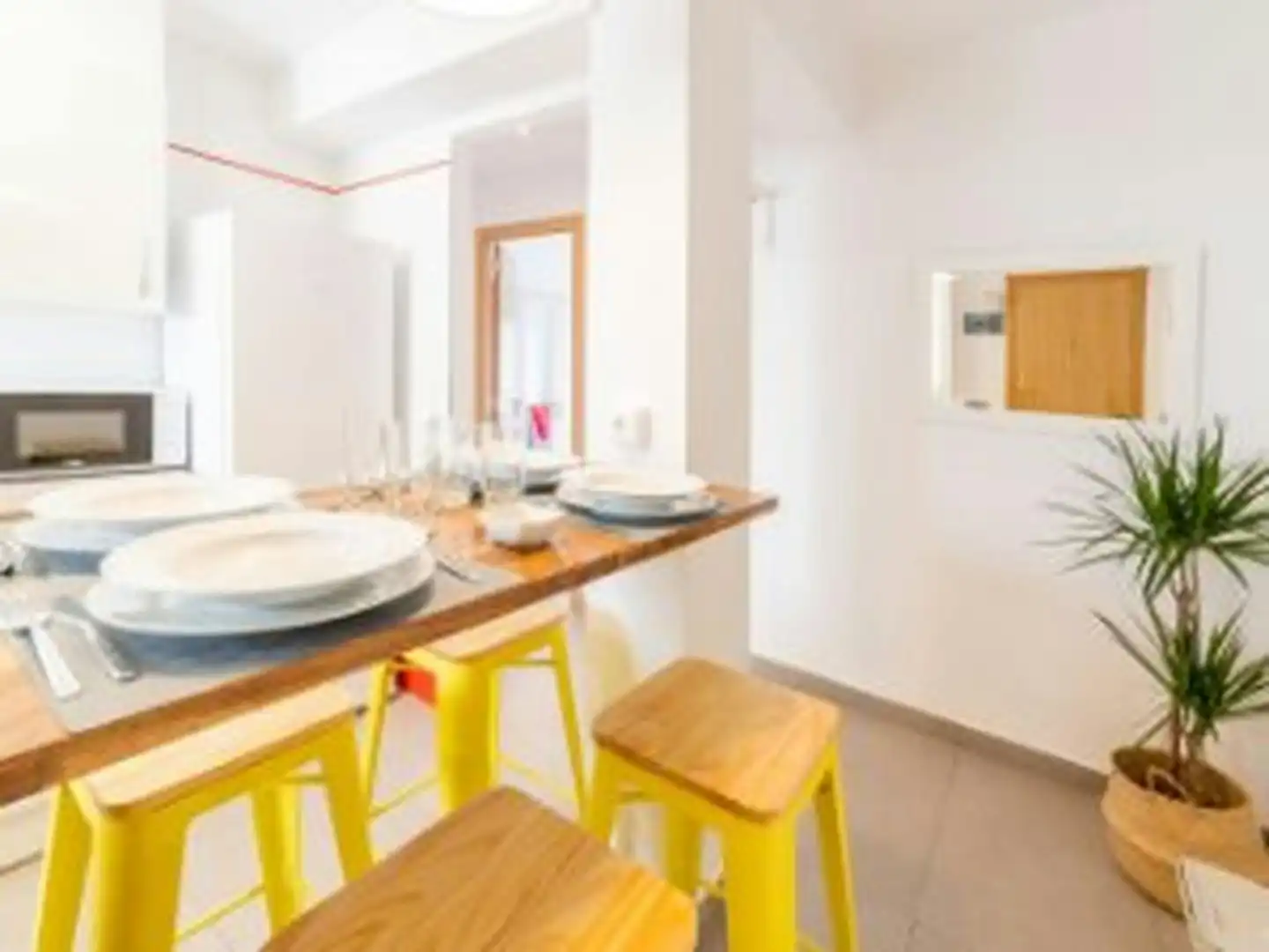 Esszimmer von Wohnung zur untervermieten in Valencia mit Möbliert, Waschmaschine und Fernseher