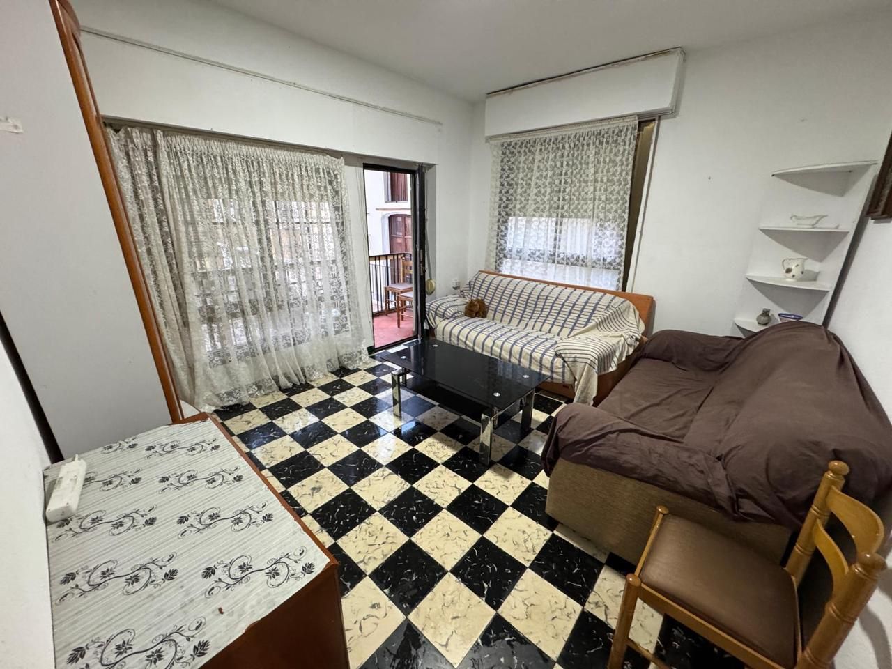 Flat for sale in Plaça Major, Casco Antiguo - Darremur