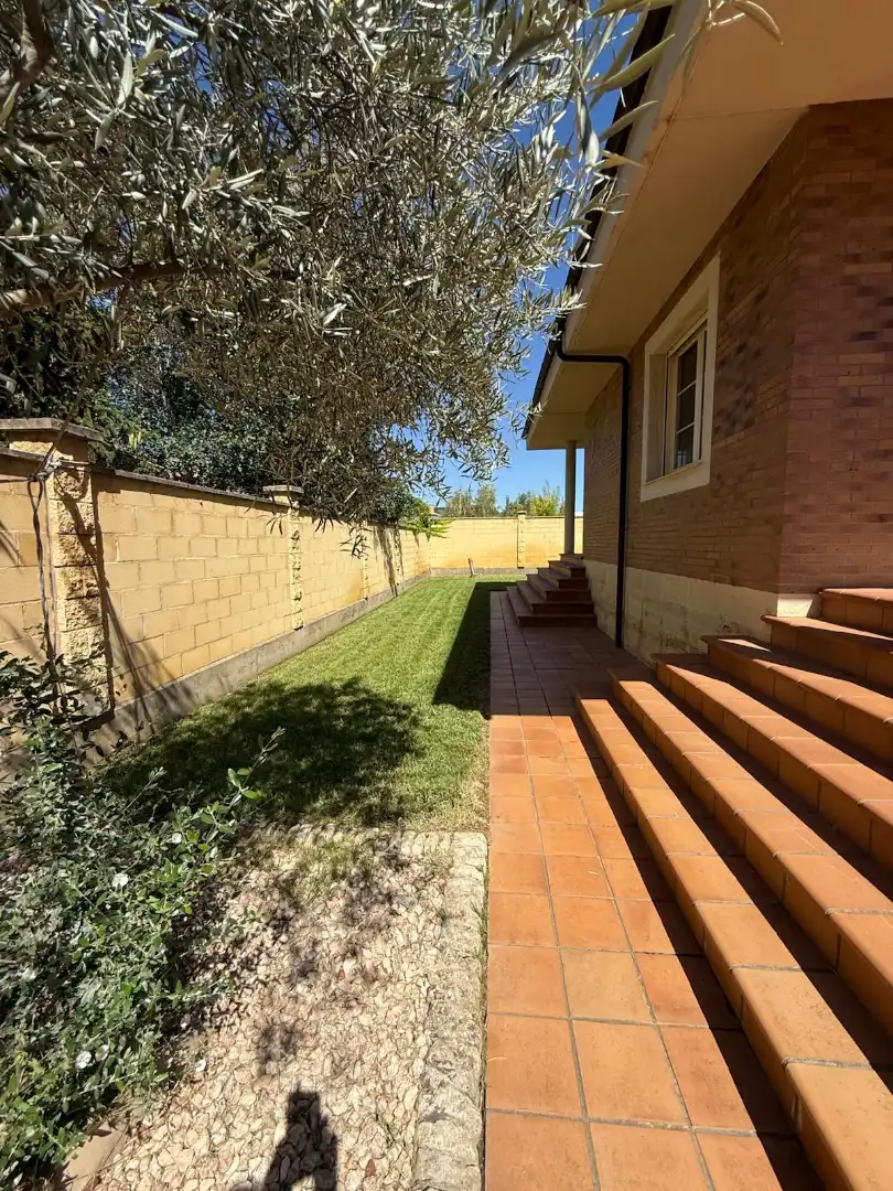 Xalet amb jardí en venda a Avenida los Peregrinos 62, imagen 3