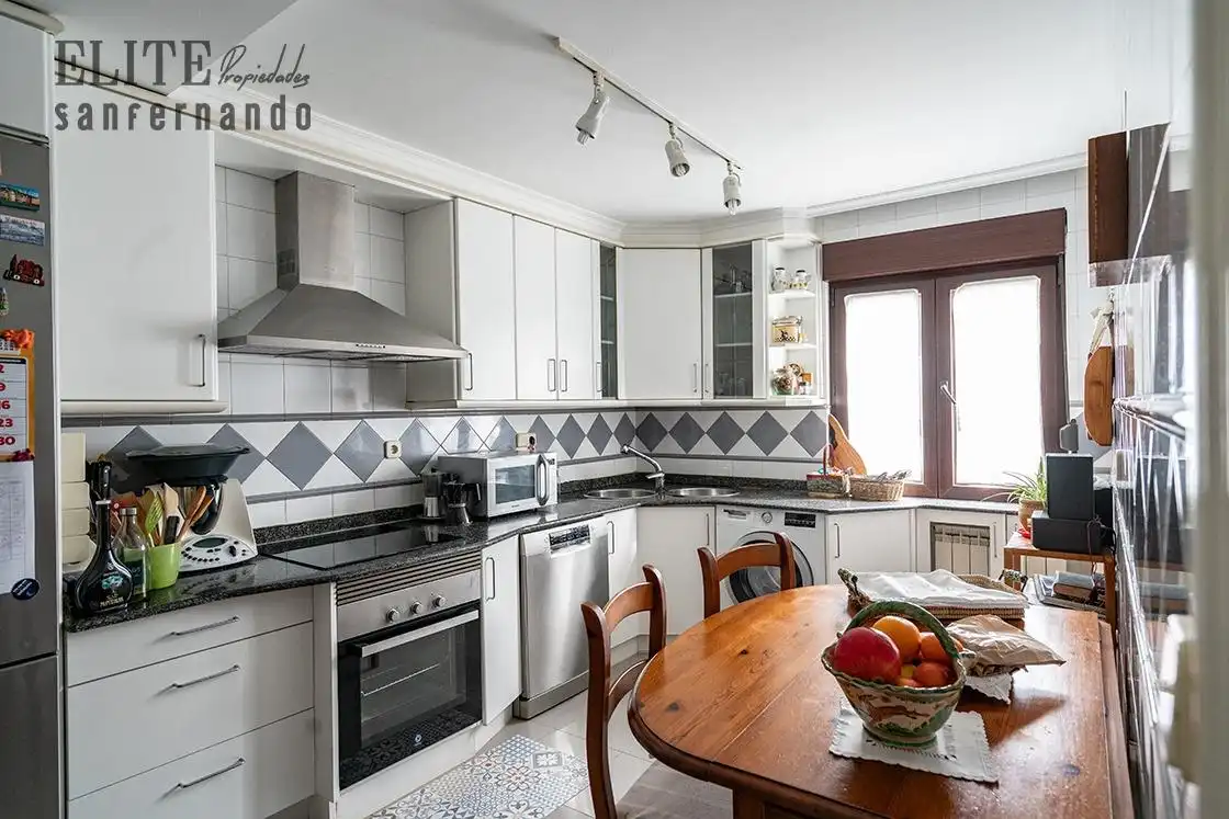 Cocina de Casa o chalet en venta en Santander con Calefacción, Jardín privado y Parquet