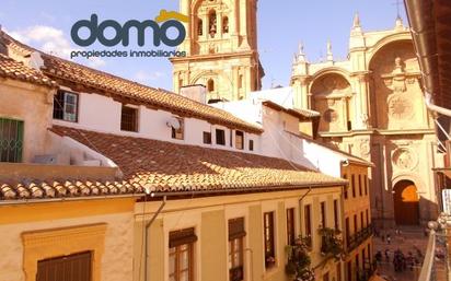 Außenansicht von Wohnung zum verkauf in  Granada Capital mit Balkon