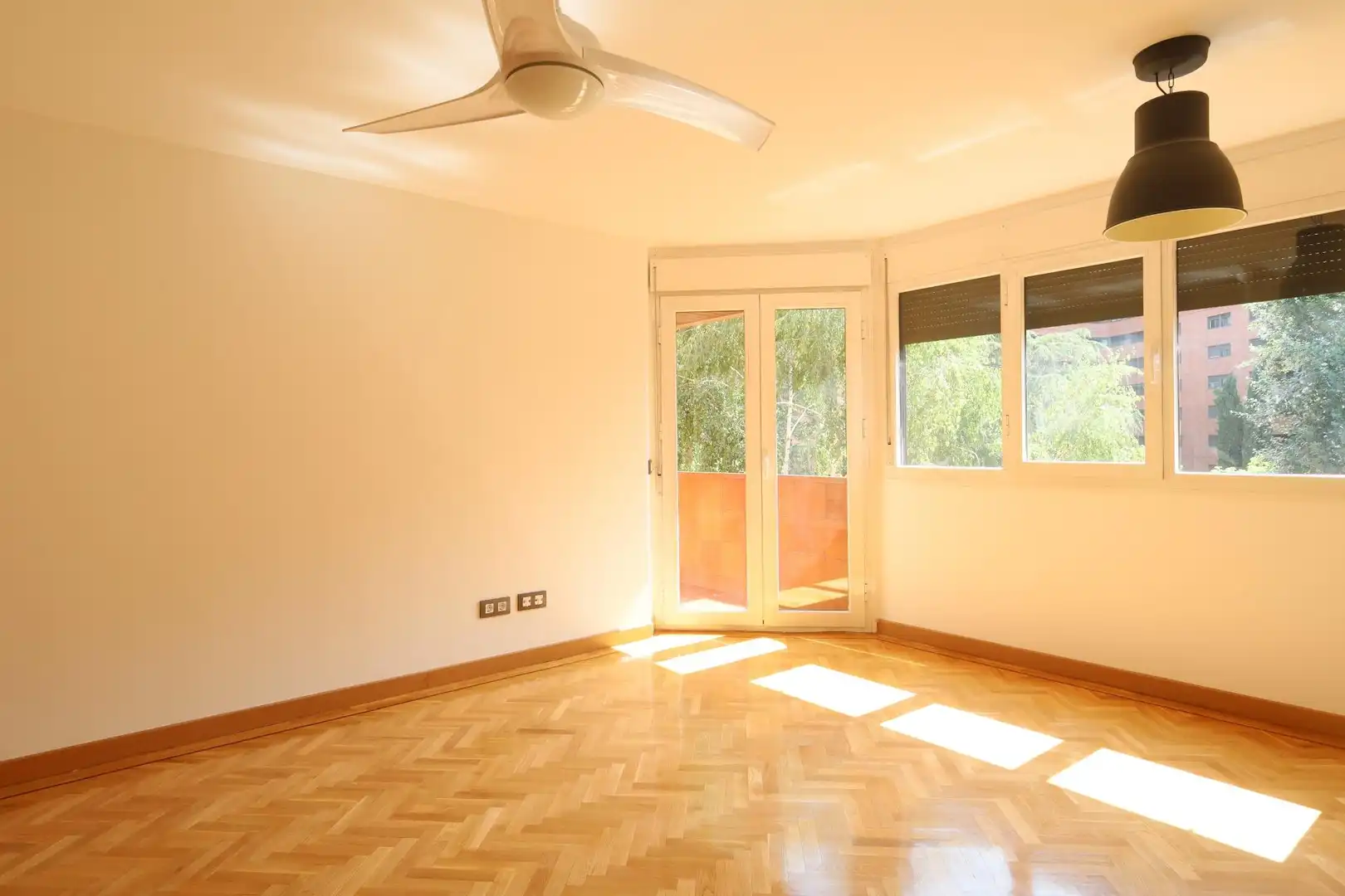 Habitación de Piso de alquiler en Madrid con Calefacción, Jardín privado y Terraza