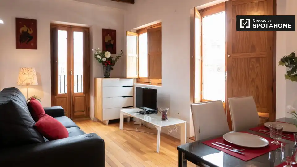 Flat with terrace to rent in Latina