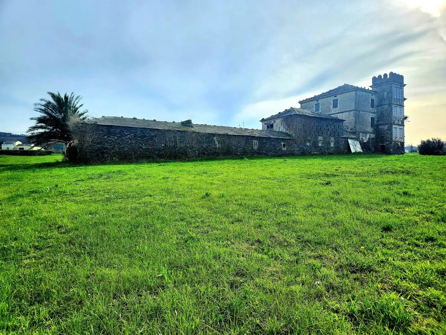 Country house zum Verkauf in Coaña mit Privatgarten, Abstellraum und Balkon