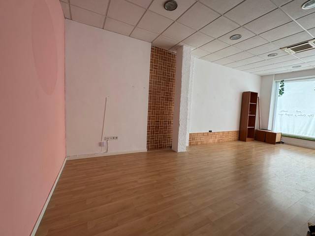 Local comercial en Alquiler en Barrio de Peral - San Félix