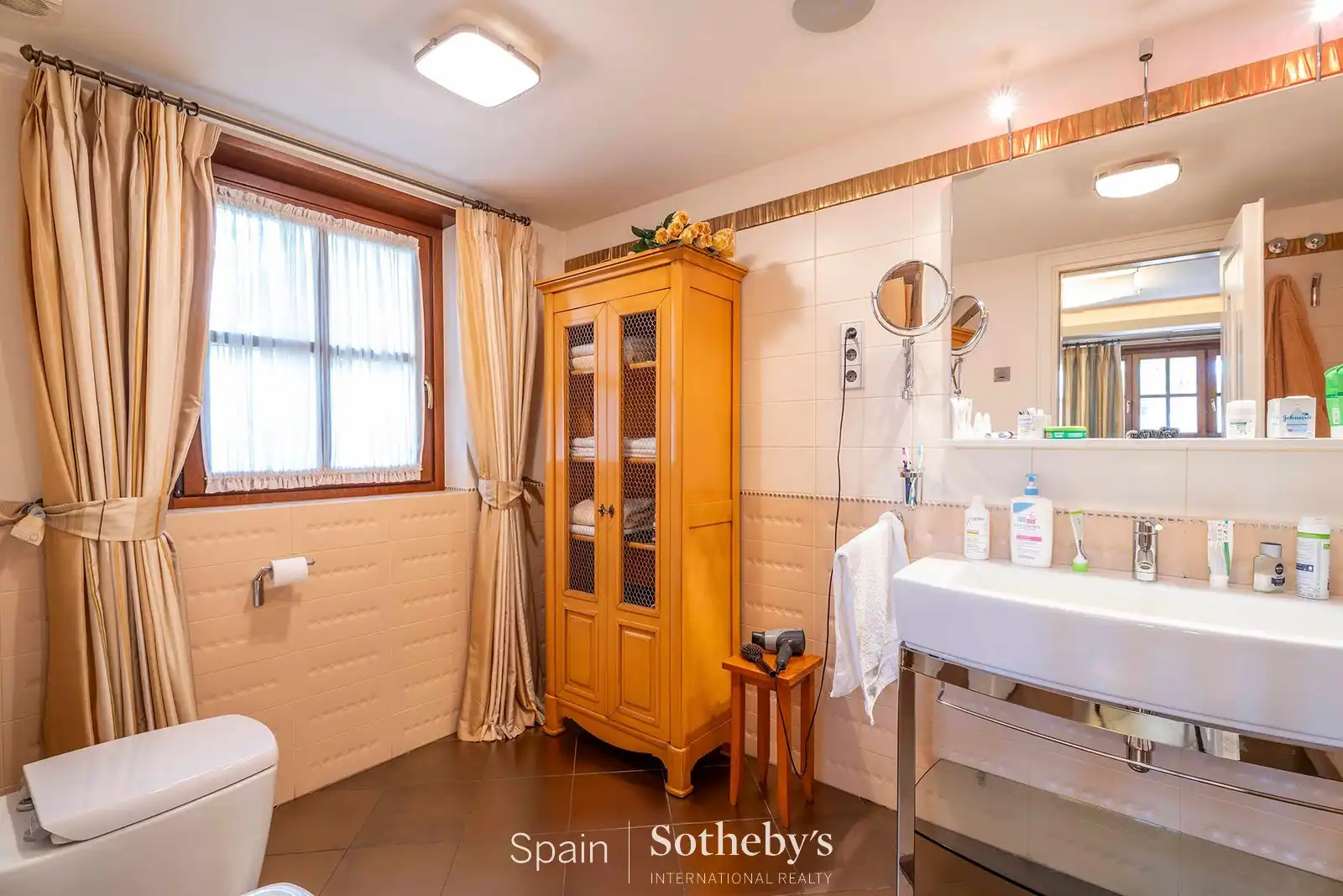 Baño de Casa o chalet en venta en Madrid con Aire acondicionado, Calefacción y Jardín privado