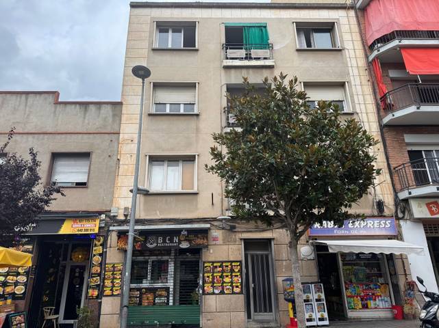 Edificio en Venta en Paseo del Comerç, 68 en Espronceda
