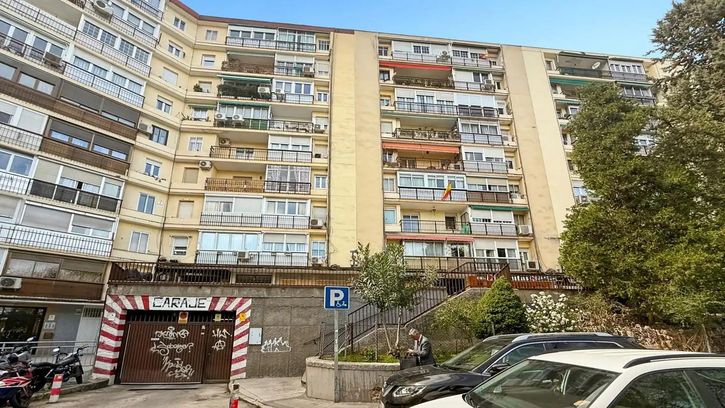 Außenansicht von Geschaftsraum zum Verkauf in Madrid