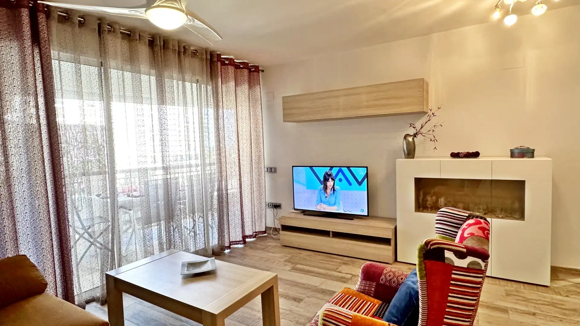 Sala de estar de Apartamento de alquiler en Gandia con Terraza, Amueblado y Horno