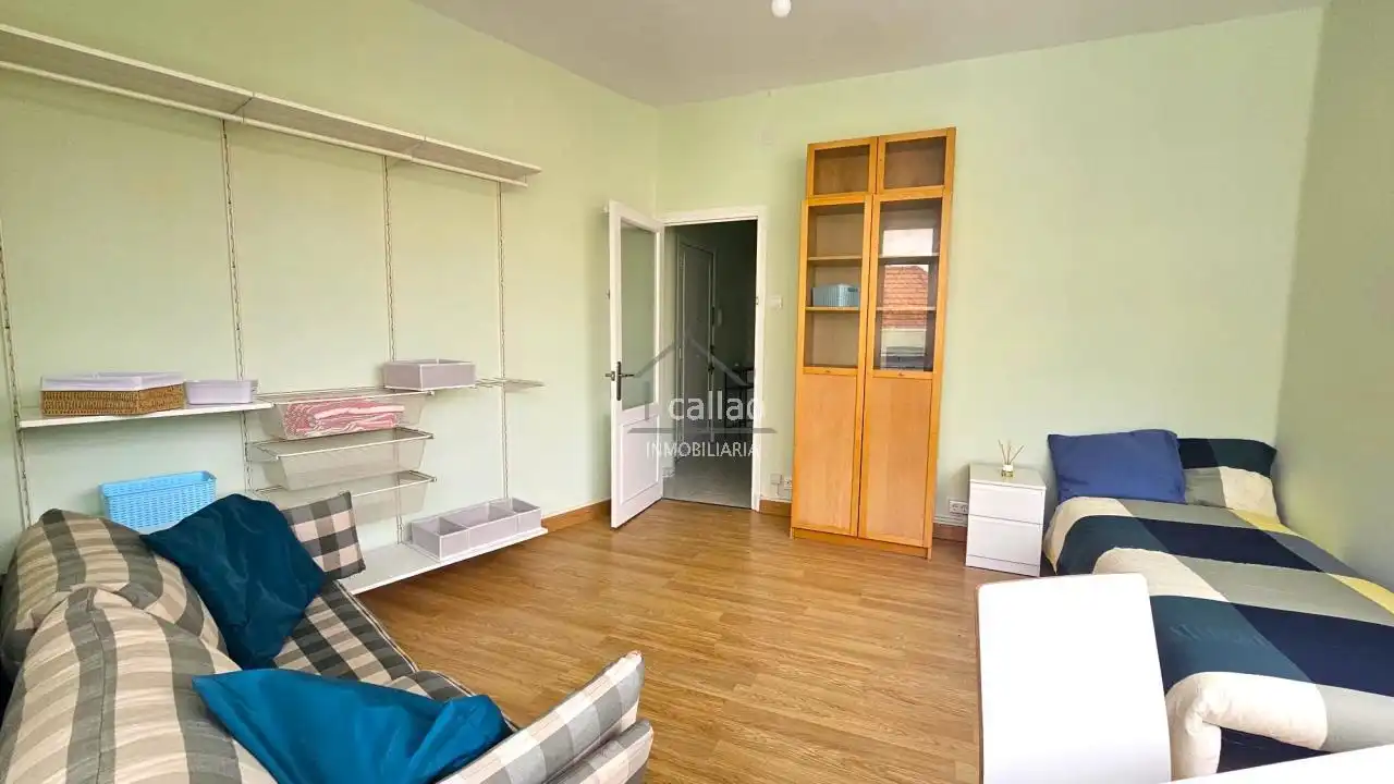 Bedroom of Flat for share in Ferrol  with Heating and Furnished