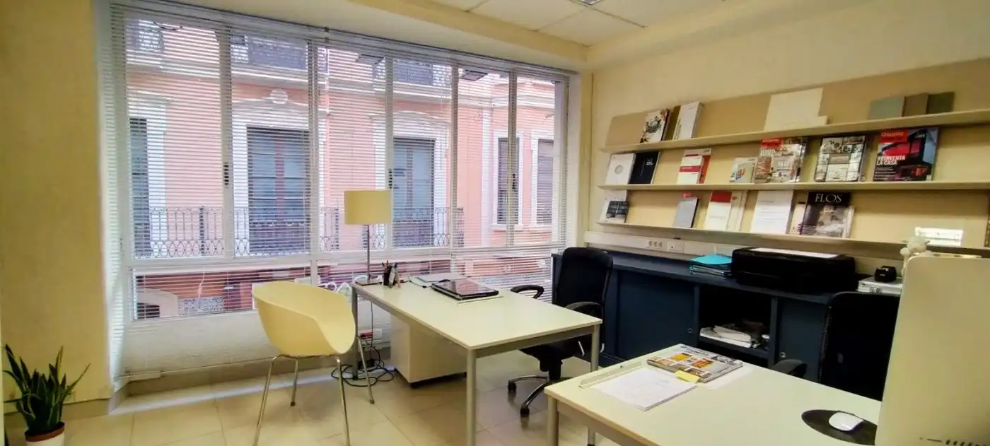 Oficina amb ascensor de lloguer a Elche ciudad