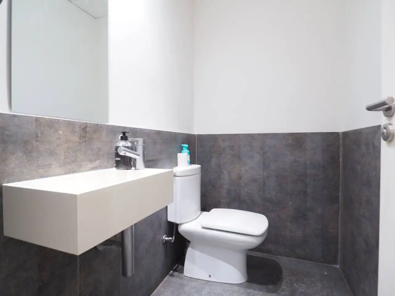 Baño de Local en venta en Granollers
