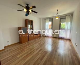 Sala d'estar de Pis de lloguer en Ciempozuelos amb Aire condicionat, Terrassa i Traster