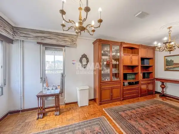 Living room of Flat for sale in Vigo   with Heating, Parquet flooring and Storage room