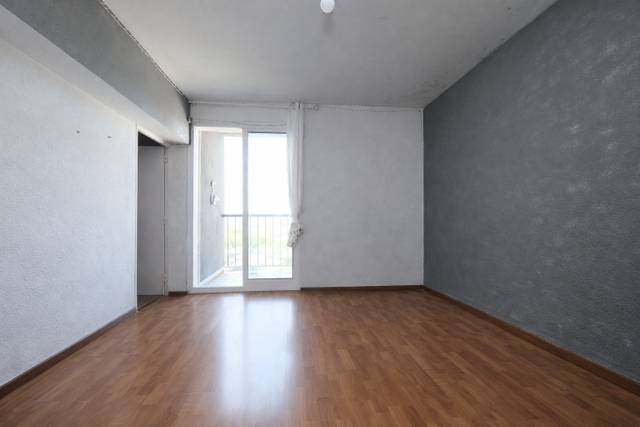 Piso en Venta en Carrer d'Extremadura en La Verneda i la Pau