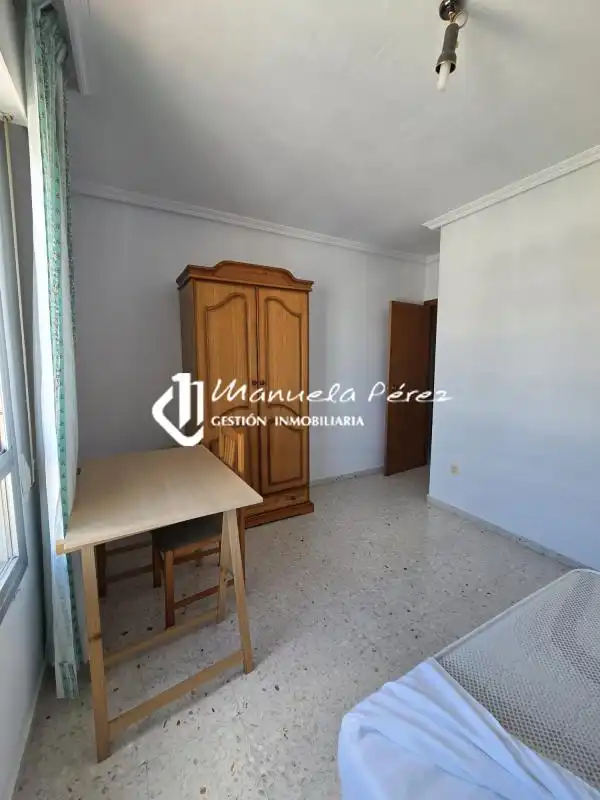Schlafzimmer von Wohnung zur Miete in Cáceres mit Klimaanlage, Heizung und Terrasse