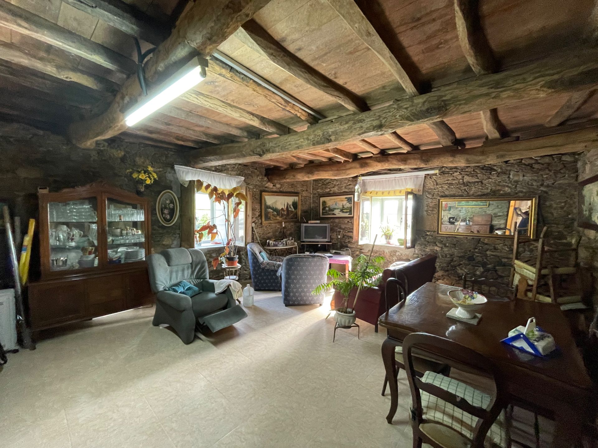 Sala d'estar de Casa o xalet en venda en As Somozas  amb Jardí privat, Moblat i Forn