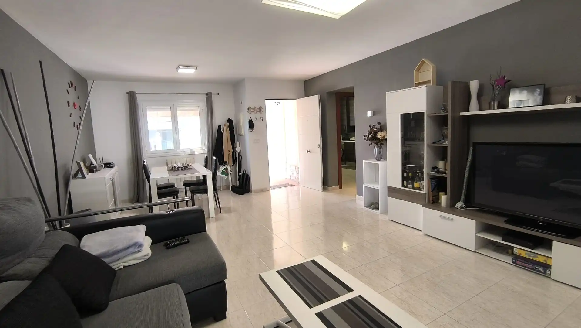 Sala d'estar de Casa adosada en venda en Pinseque amb Aire condicionat, Calefacció i Jardí privat