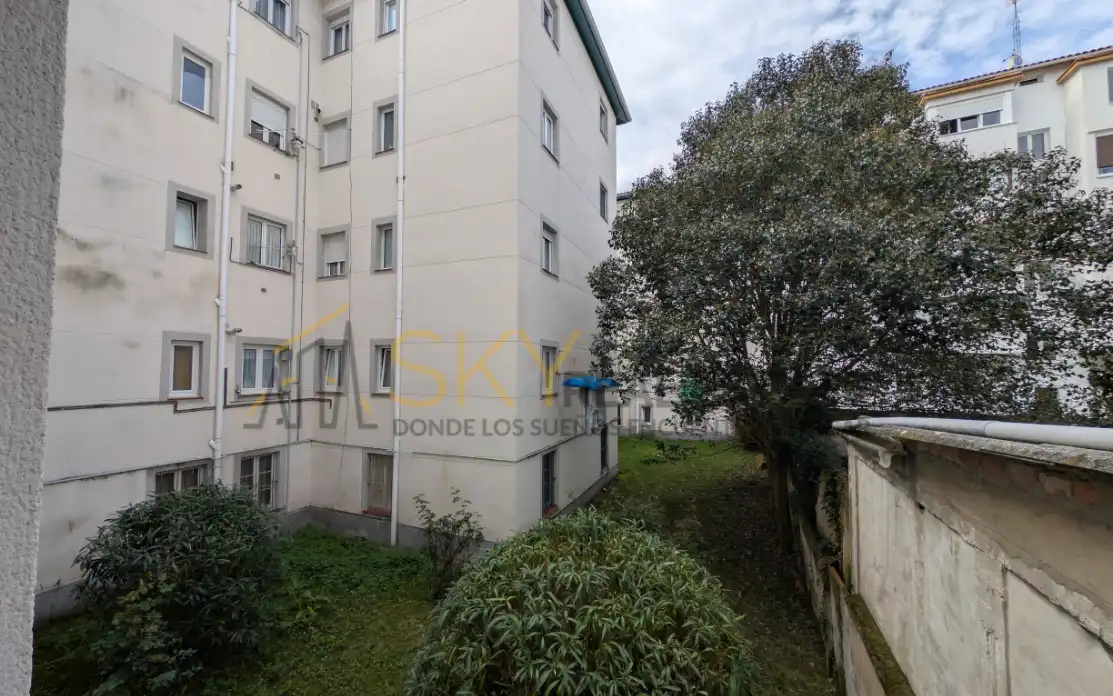 Vista exterior de Piso en venta en Castro-Urdiales
