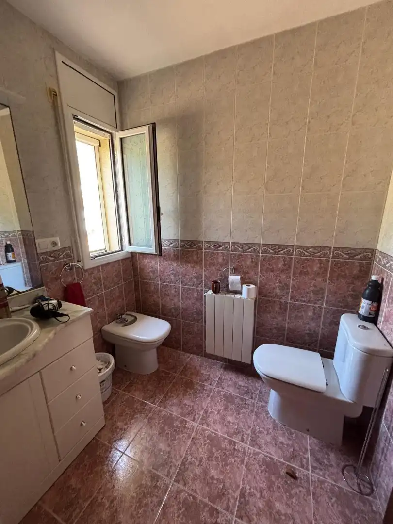 Baño de Finca rústica en venta en Ginestar con Jardín privado, Trastero y Piscina