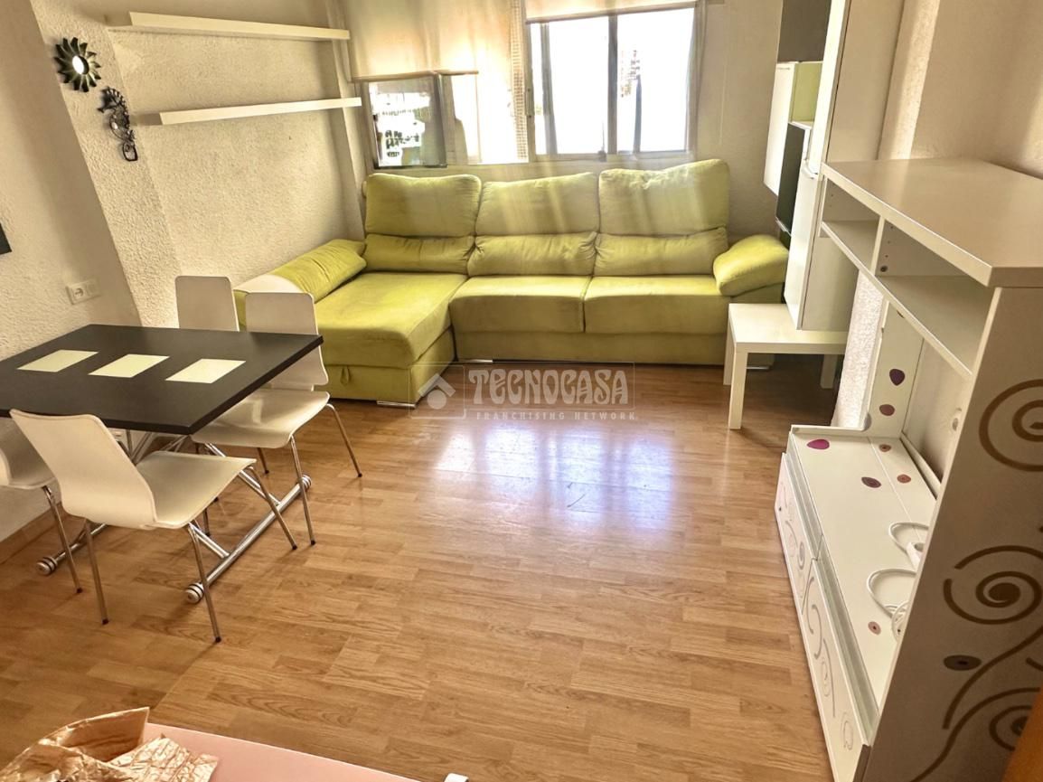 Sala d'estar de Pis en venda en  Valencia Capital amb Parquet