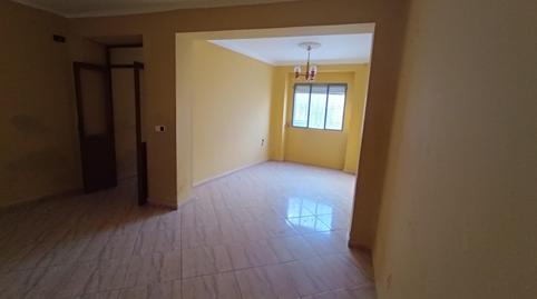 Foto 4 de Casa o xalet en venda a Calle del Llanete, Morón de la Frontera, Sevilla