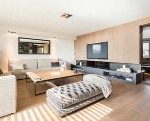 Living room of Attic to rent in  Barcelona Capital  with Air Conditioner, Terrace and Balcony