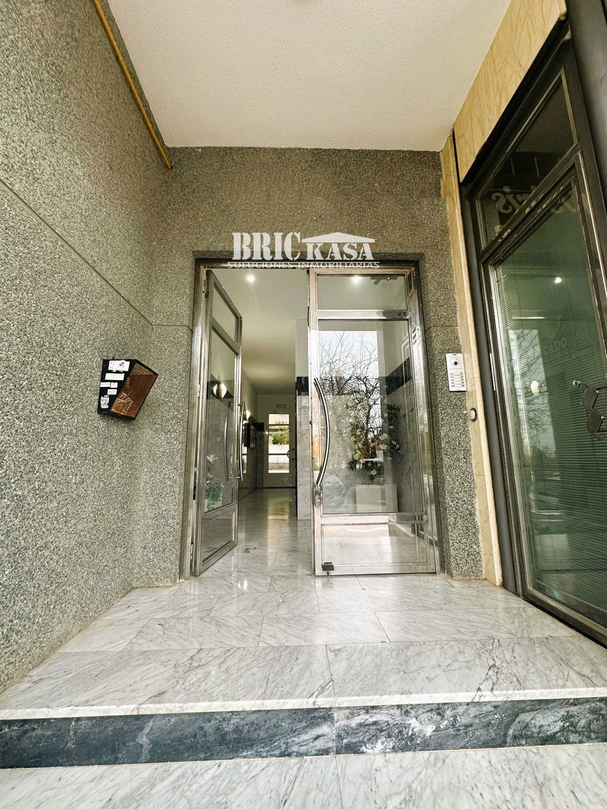 Vista exterior de Pis en venda en Cáceres Capital amb Aire condicionat i Terrassa