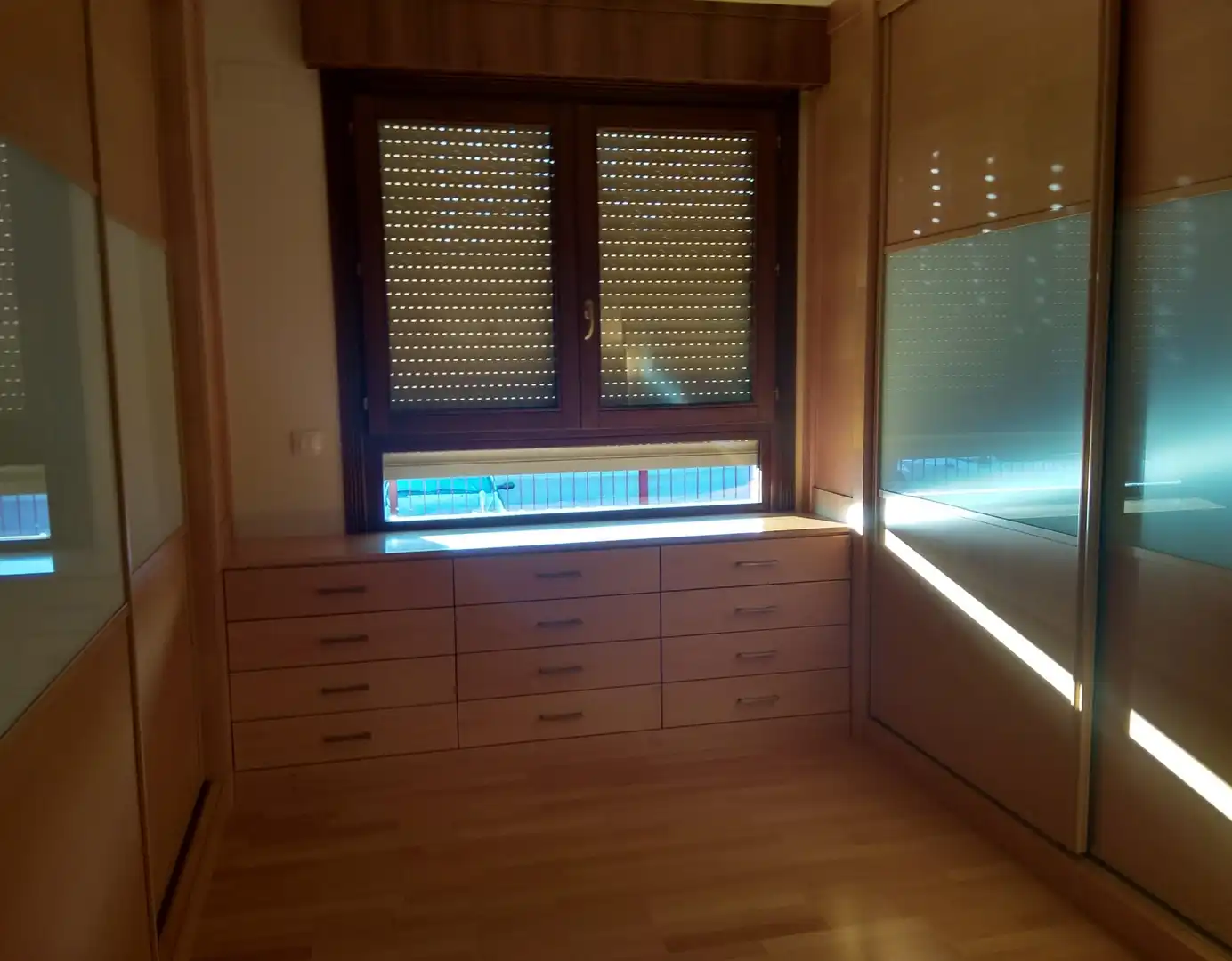 Bedroom of Houses for sale in Zaragoza  with Air Conditioner, Private garden and Parquet flooring