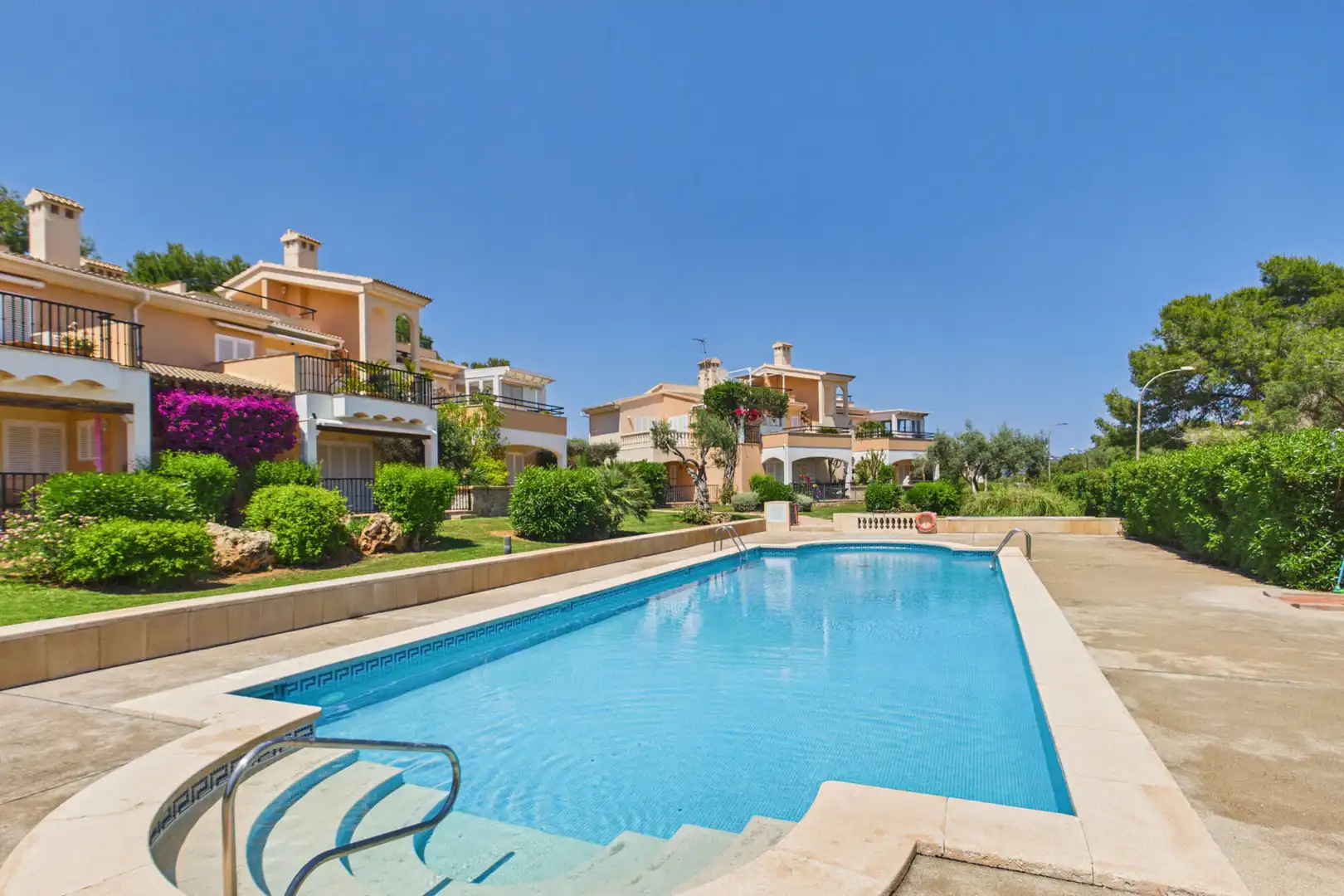 Piscina de Piso en venta en Son Servera con Aire acondicionado, Terraza y Amueblado