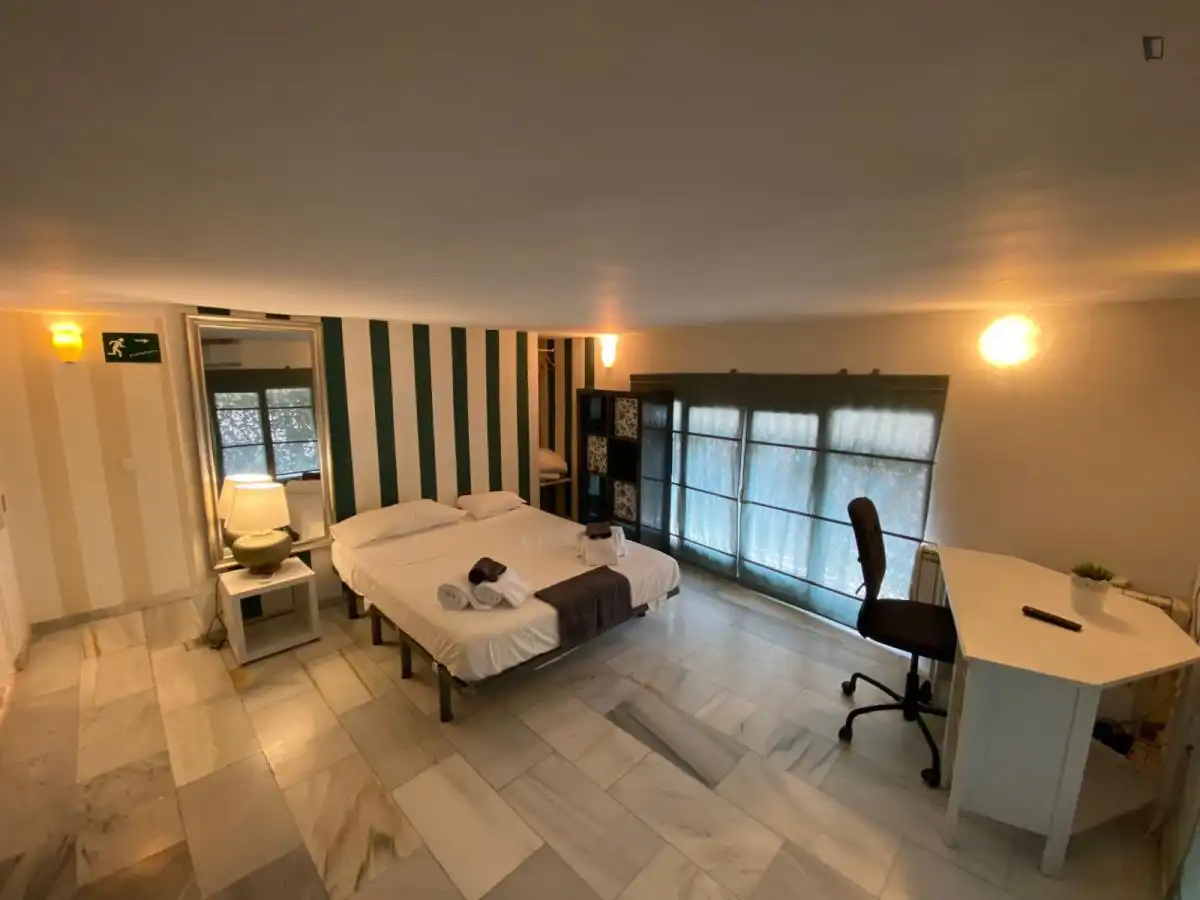 Habitación de Estudio de alquiler en Madrid con Aire acondicionado, Calefacción y Amueblado