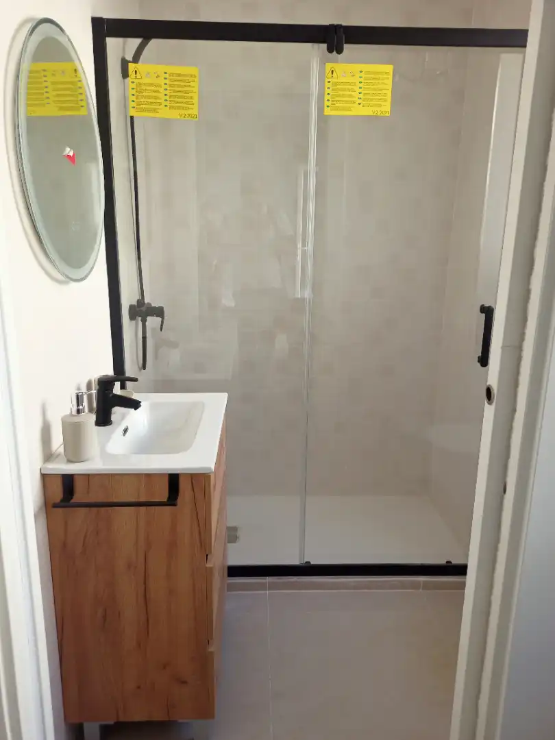 Baño de Estudio de alquiler en Málaga con Amueblado