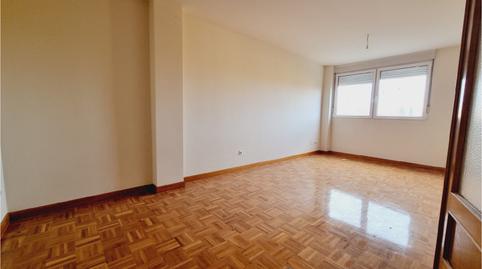 Photo 2 of Flat for sale in Av Viñalta, Allende el Río, Palencia Capital