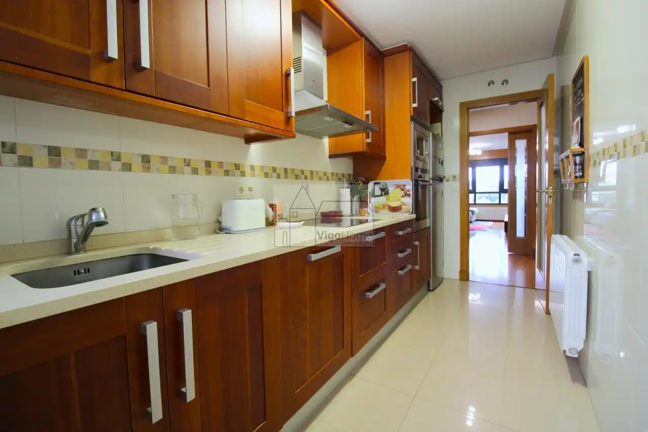 Kitchen of Flat for rent in Vigo   with Heating, Swimming Pool and Furnished
