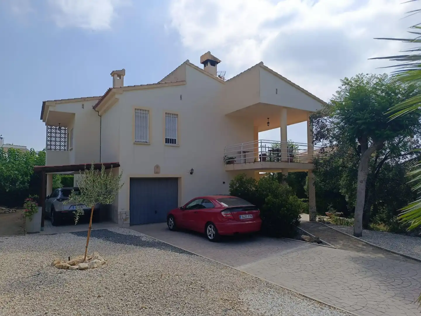 Vista exterior de Casa o xalet en venda en La Nucia amb Jardí privat i Piscina comunitària