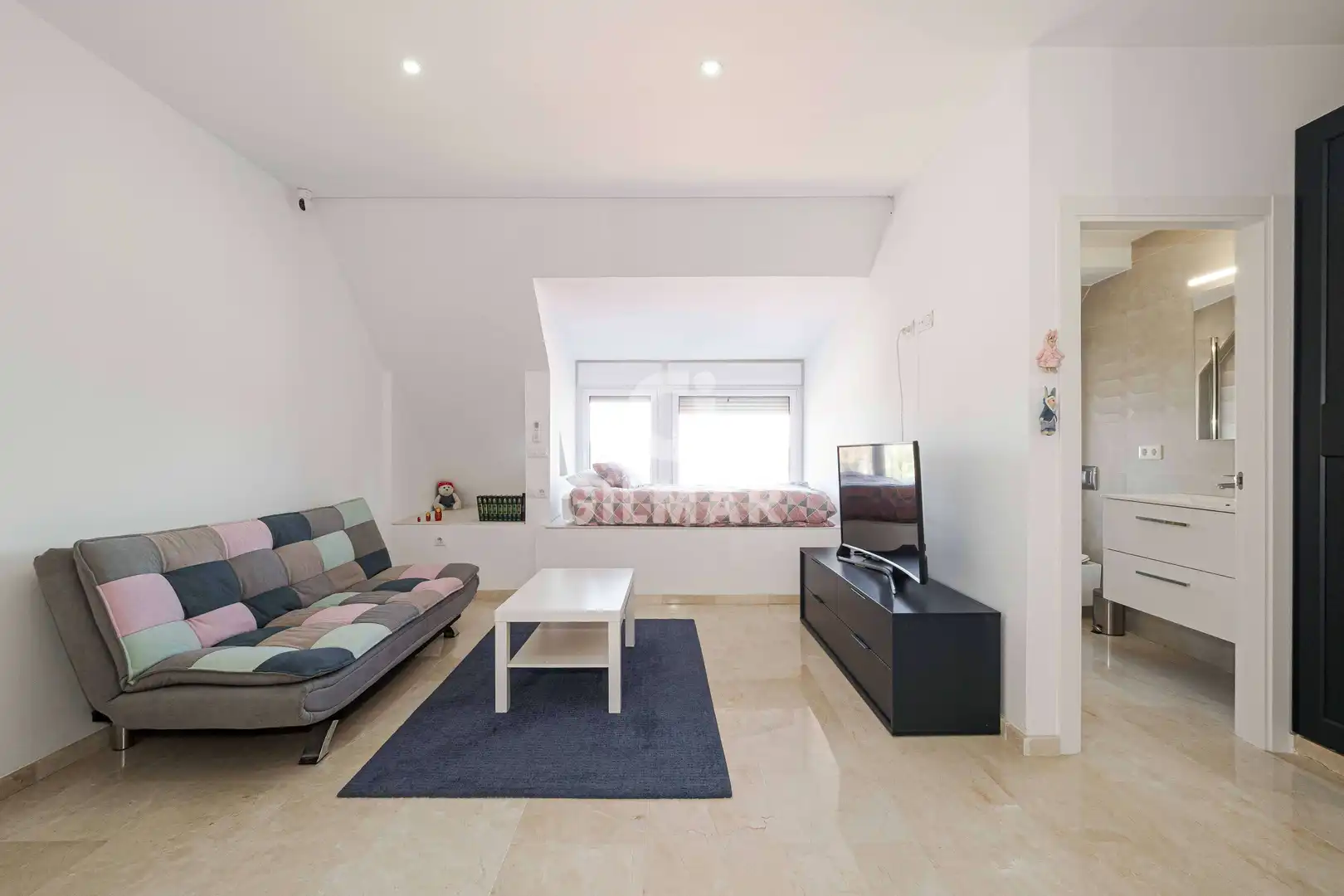 Sala d'estar de Casa o xalet en venda en Alcalá de Guadaira amb Calefacció, Jardí privat i Piscina