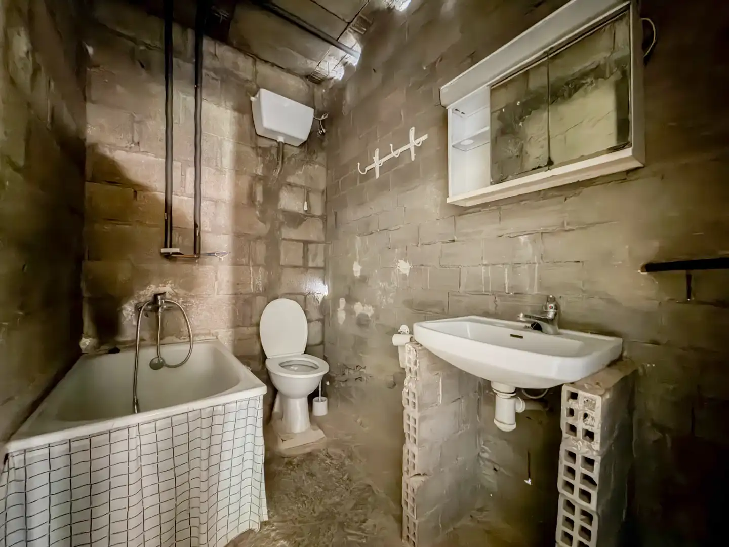 Bathroom of Houses for sale in Villacarrillo  with Private garden and Terrace