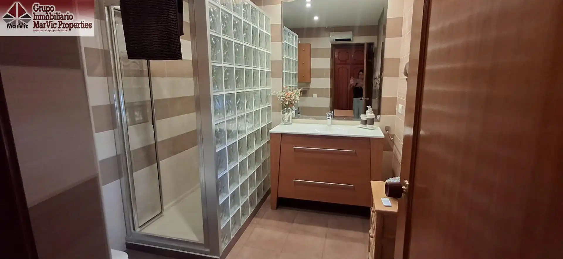 Bany de Casa o xalet en venda en Benidorm amb Aire condicionat, Jardí privat i Terrassa