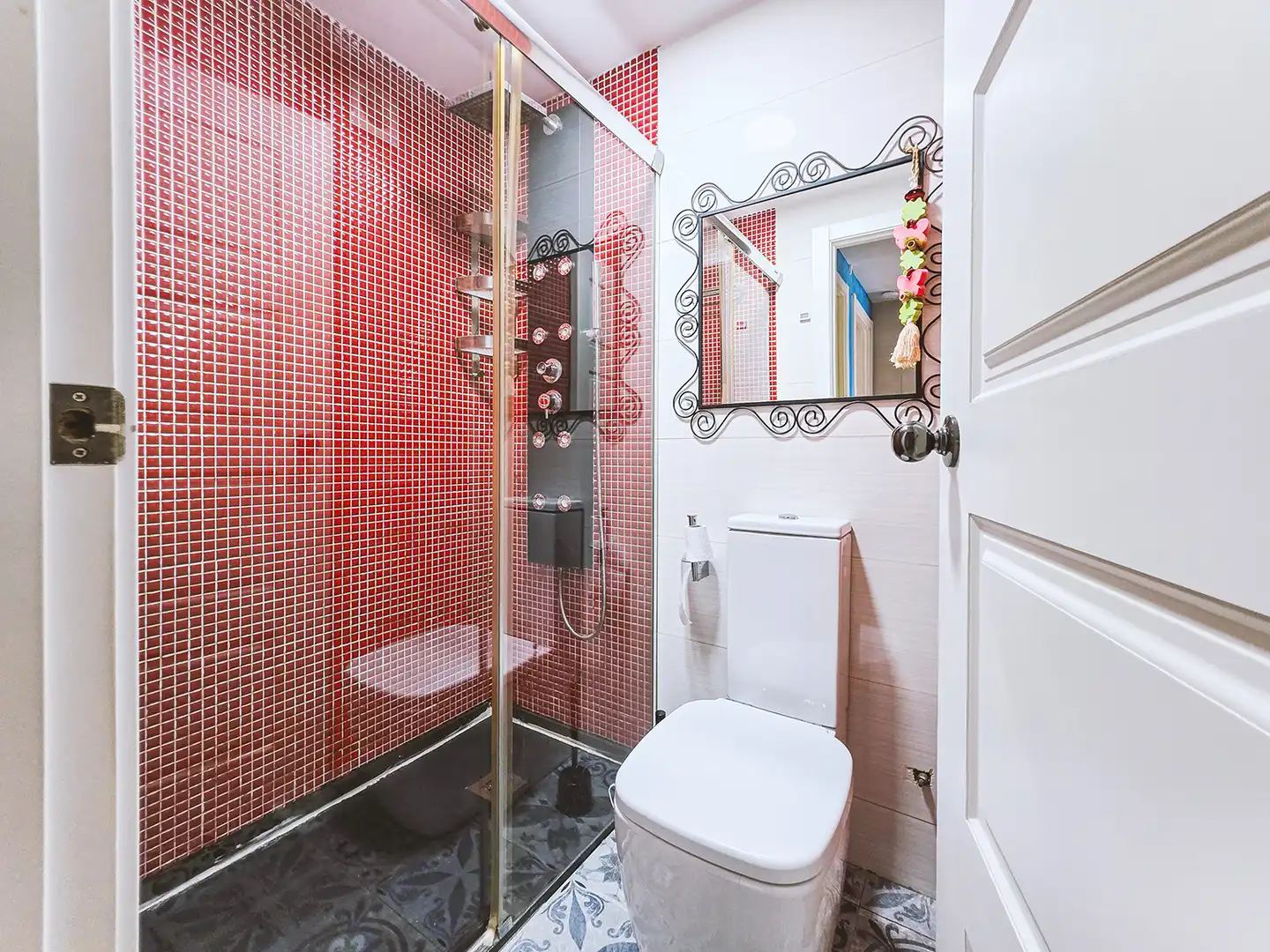 Bathroom of Flat for sale in Urbanitzacions